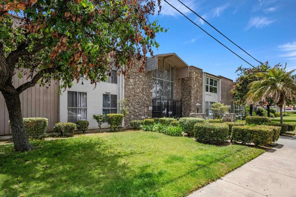 285 Moss Street Unit 103 — photo