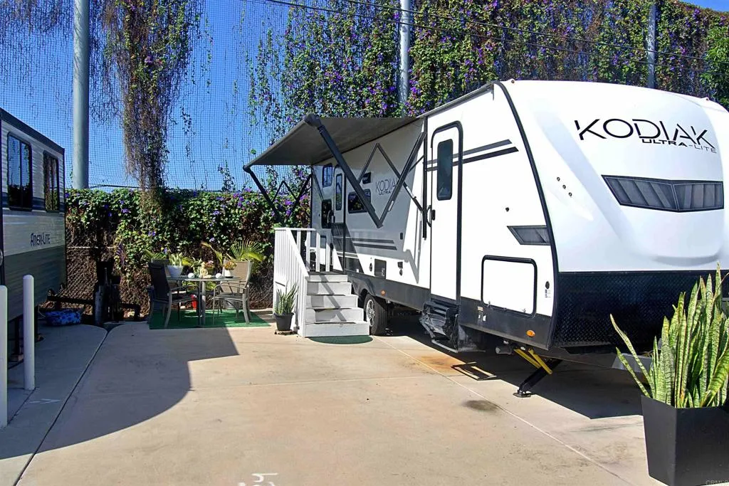 681 I Unit C14 — photo