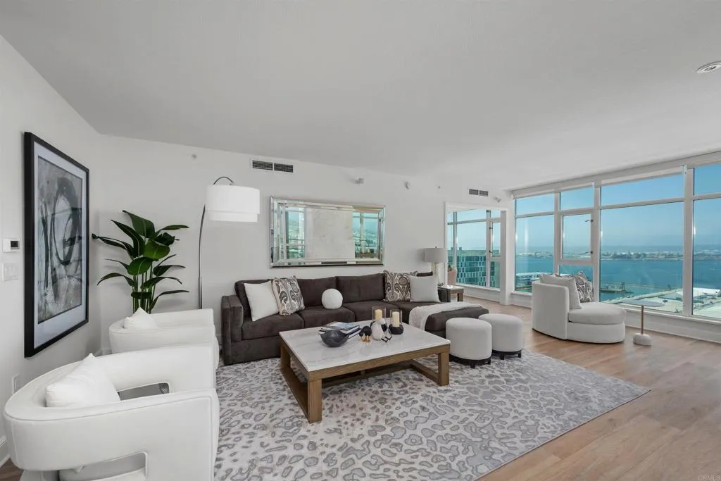 1205 Pacific Hwy Unit 1801 — photo