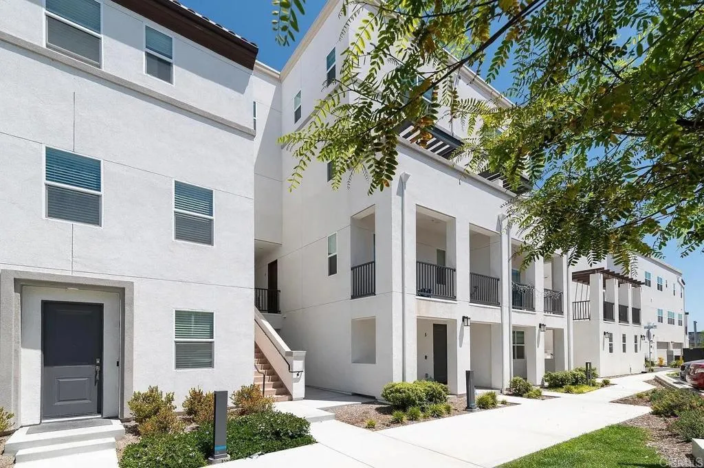 2015 Mindoro Lane Unit 4 — photo