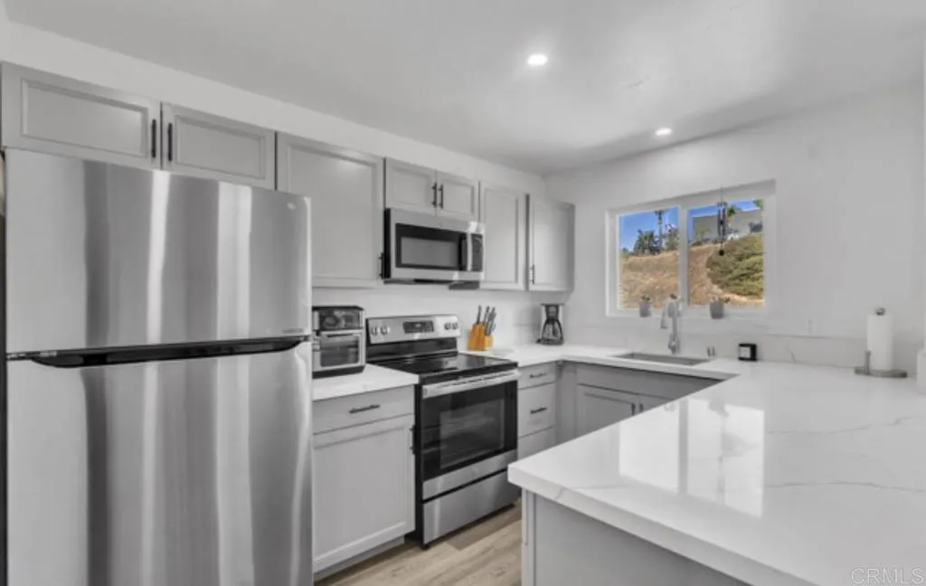 1679 Pentecost Way Unit 6 — photo