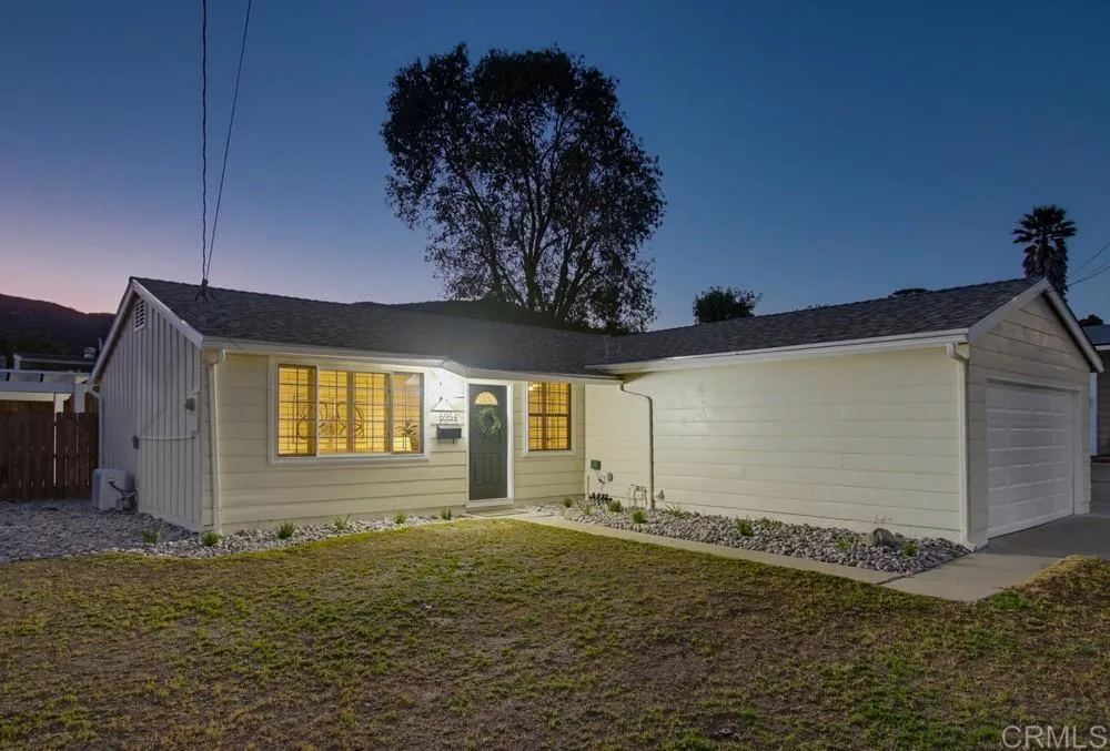 6954 Ballinger — photo
