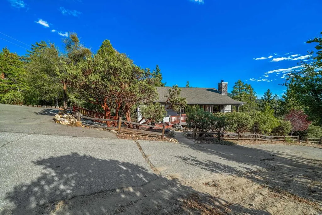 54151 Rockdale Drive — photo