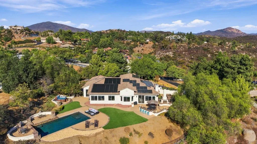 2167 Collomia, Alpine, CA 91901