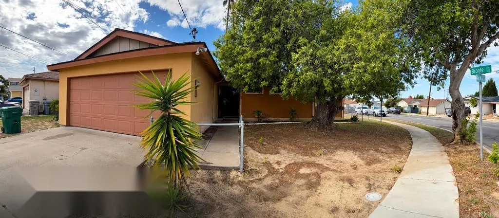 242 Old Oak Dr. — photo