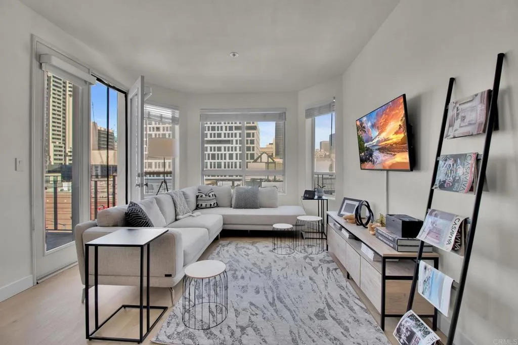 235 Market St Unit 601 — photo