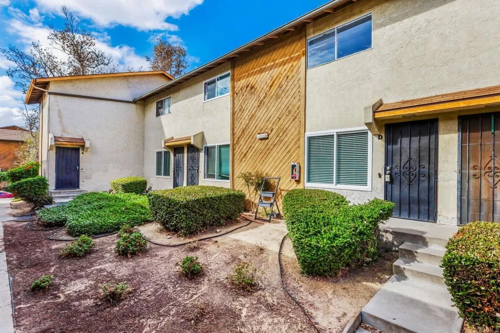 3631 Lemona Unit D — photo