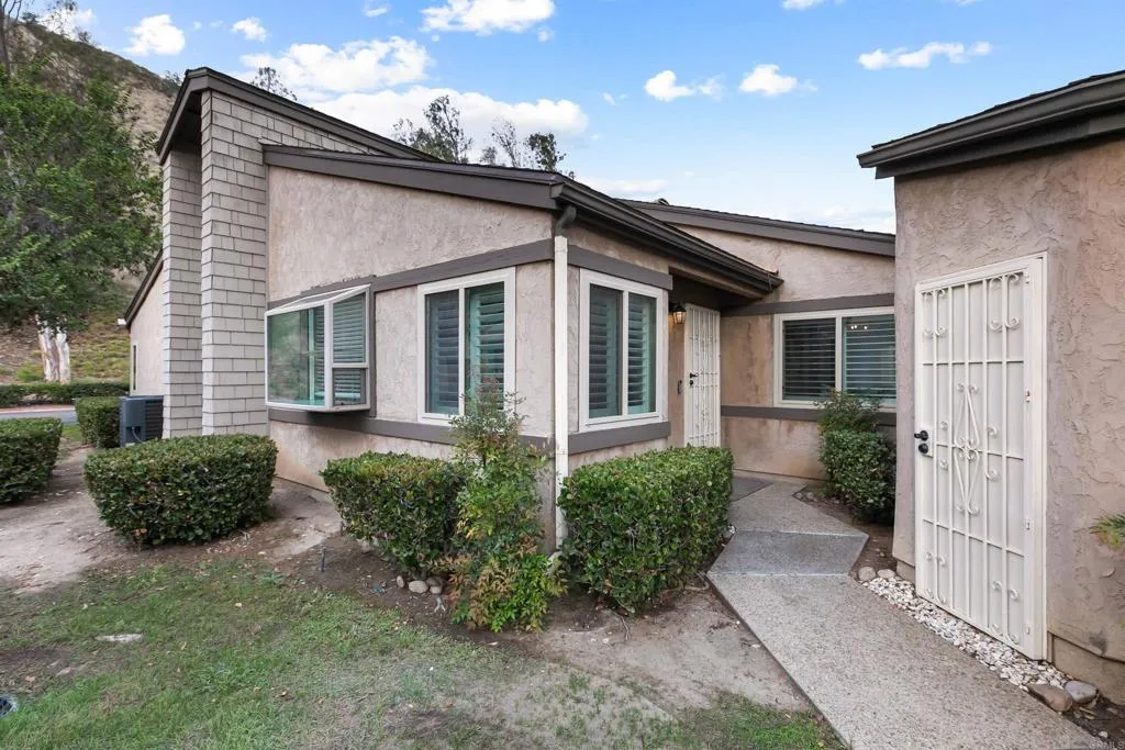 5605 Adobe Falls Road Unit a — photo