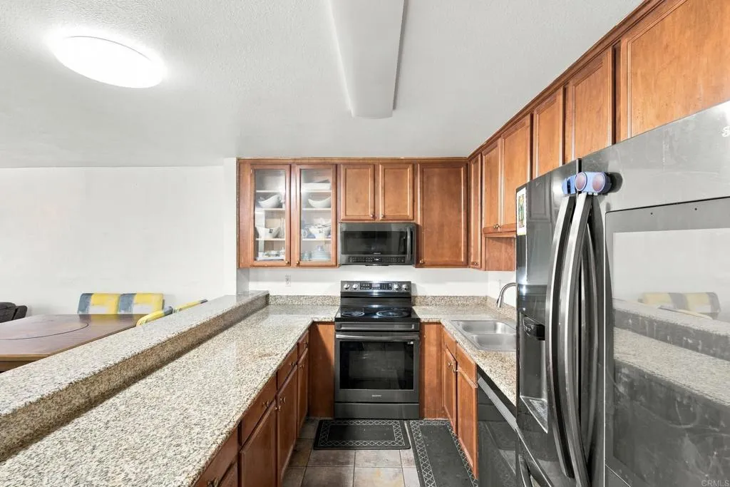 3030 Suncrest Drive Unit 106 — photo
