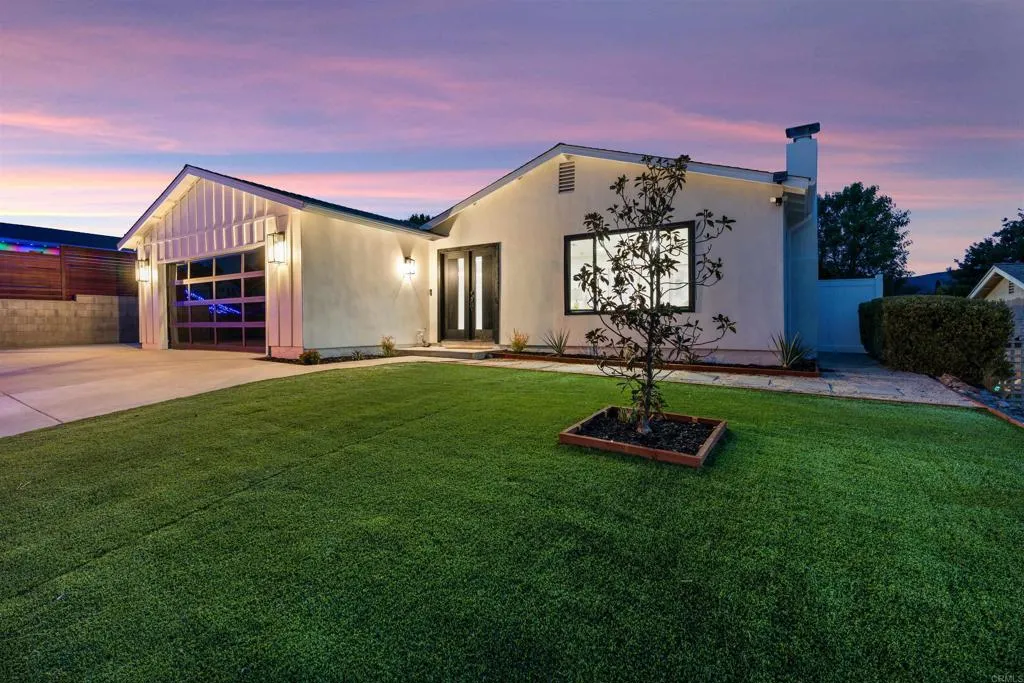 9466 Lake Canyon Drive — photo