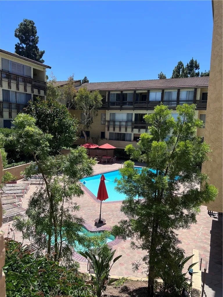 5600 Kensington Way 209 — photo