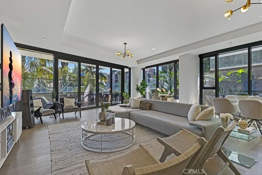 8420 W Sunset Boulevard 108 — photo