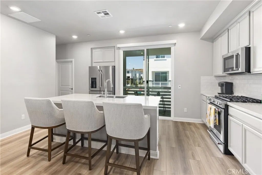 1472 W Sunrise Lane — photo