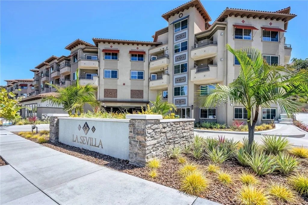 927 Deep Valley 308 — photo
