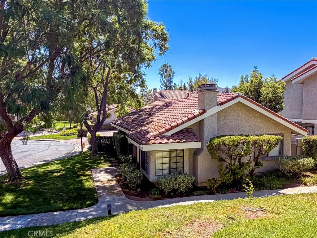 929 Thistlegate — photo