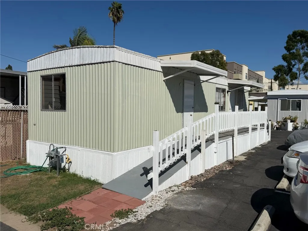 520 E Carson Unit 15 — photo