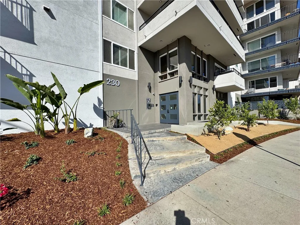 230 S Catalina Avenue Unit 107 — photo