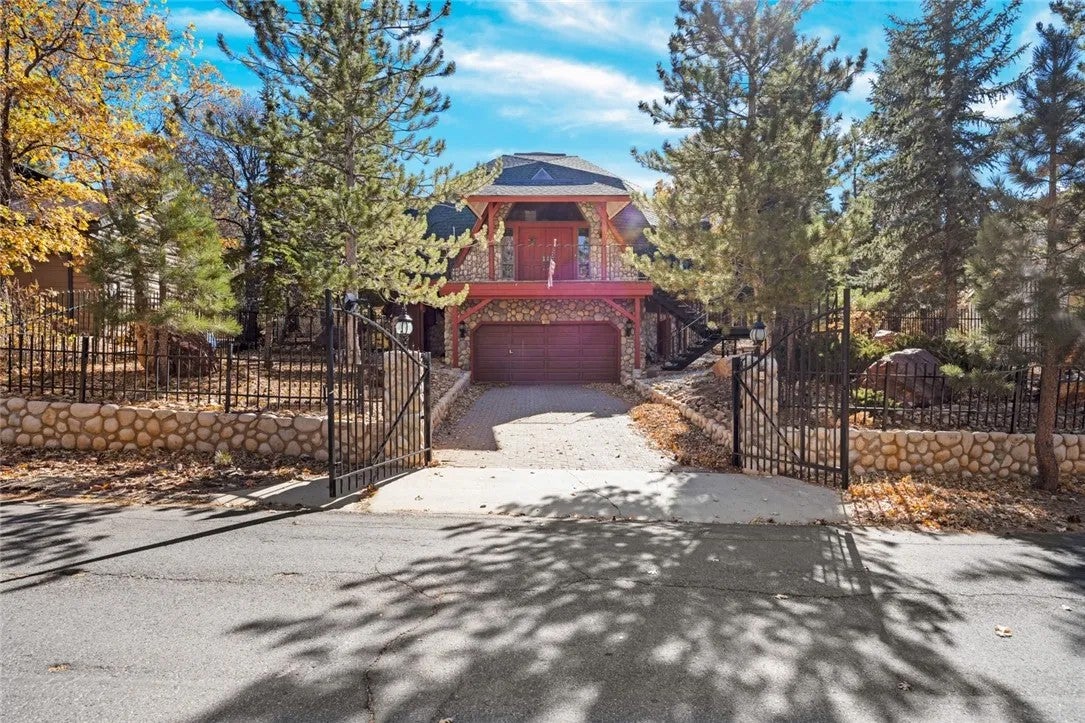 160 Yosemite Drive — photo