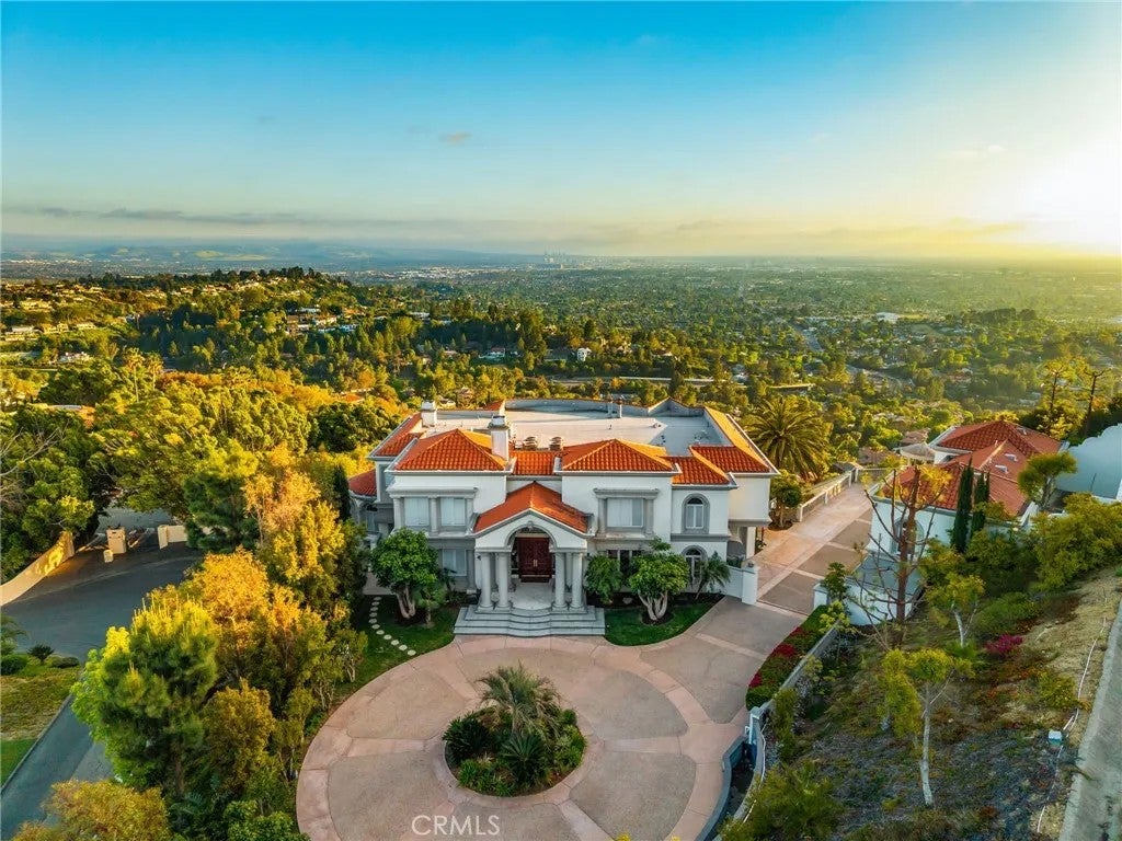 10219 Sunrise Lane — photo