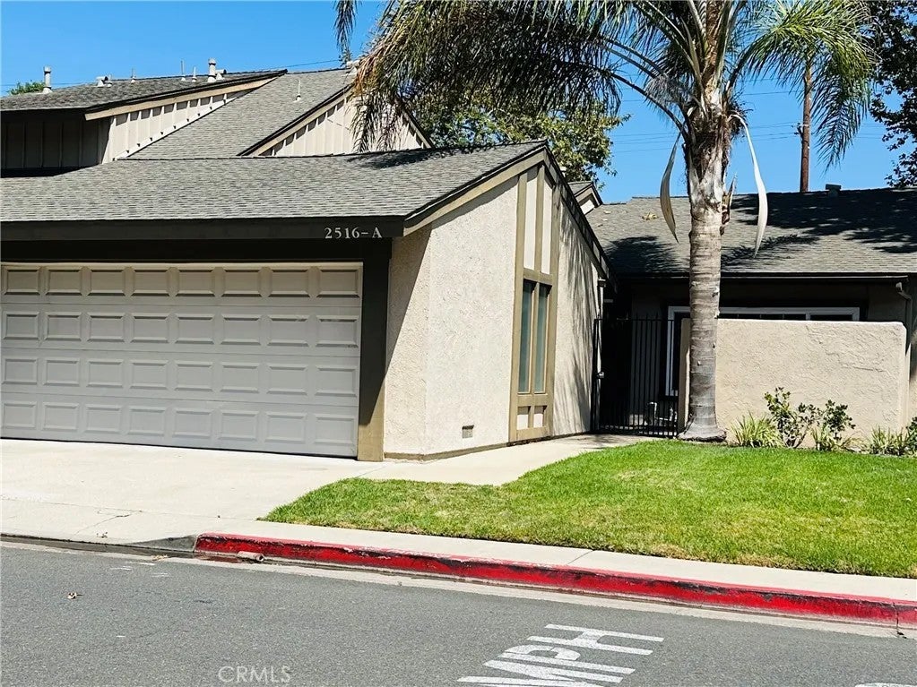 2516 N Tustin Avenue a — photo