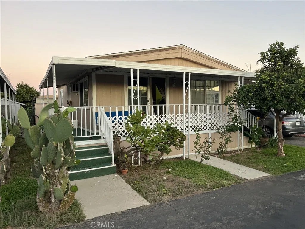 16707 Garfield 1806 — photo