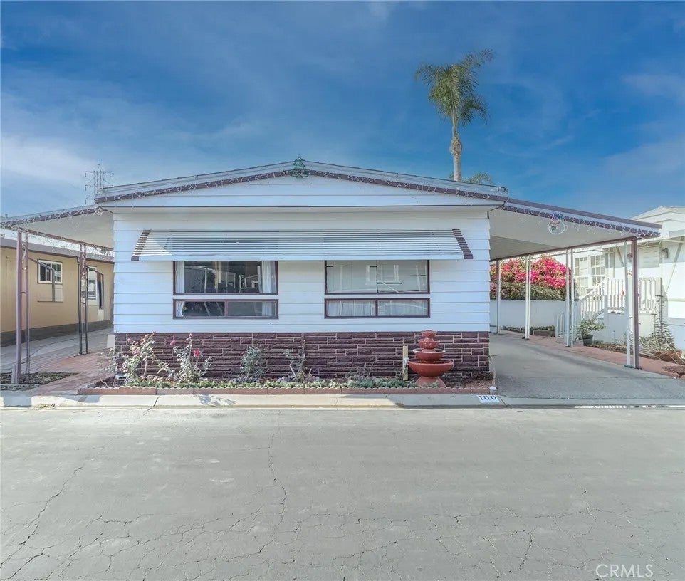 1616 S Euclid 100 — photo