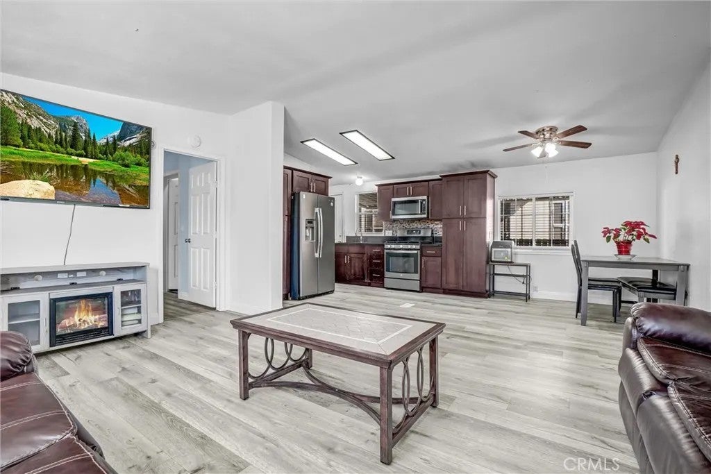 10800 Dale 415 — photo