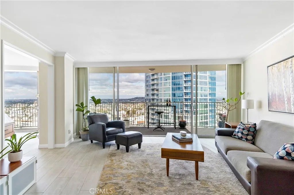 700 E Ocean Boulevard 3003 — photo