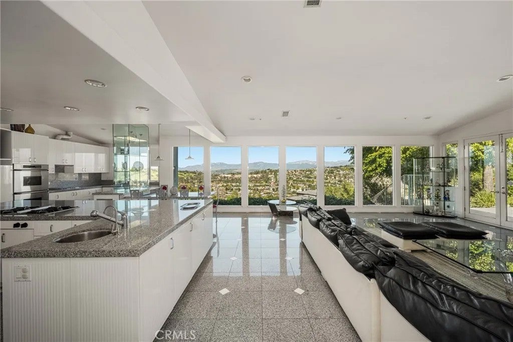 2820 Shadow Canyon Drive — photo