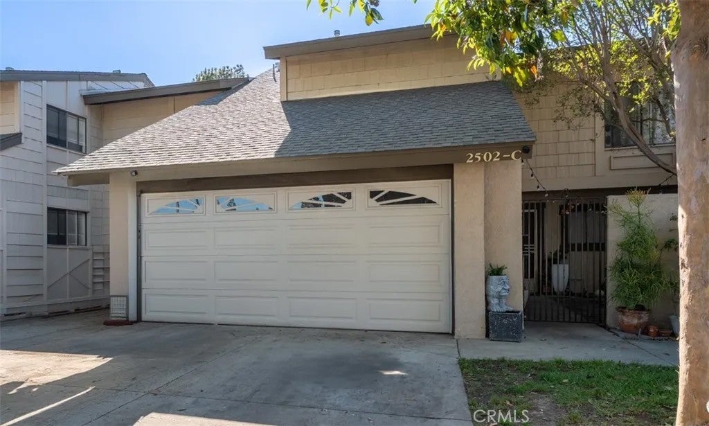 2502 N Tustin C — photo
