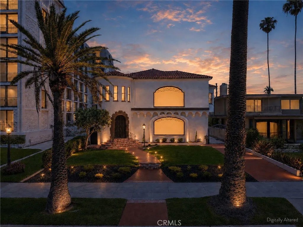 2625 East Ocean Boulevard — photo