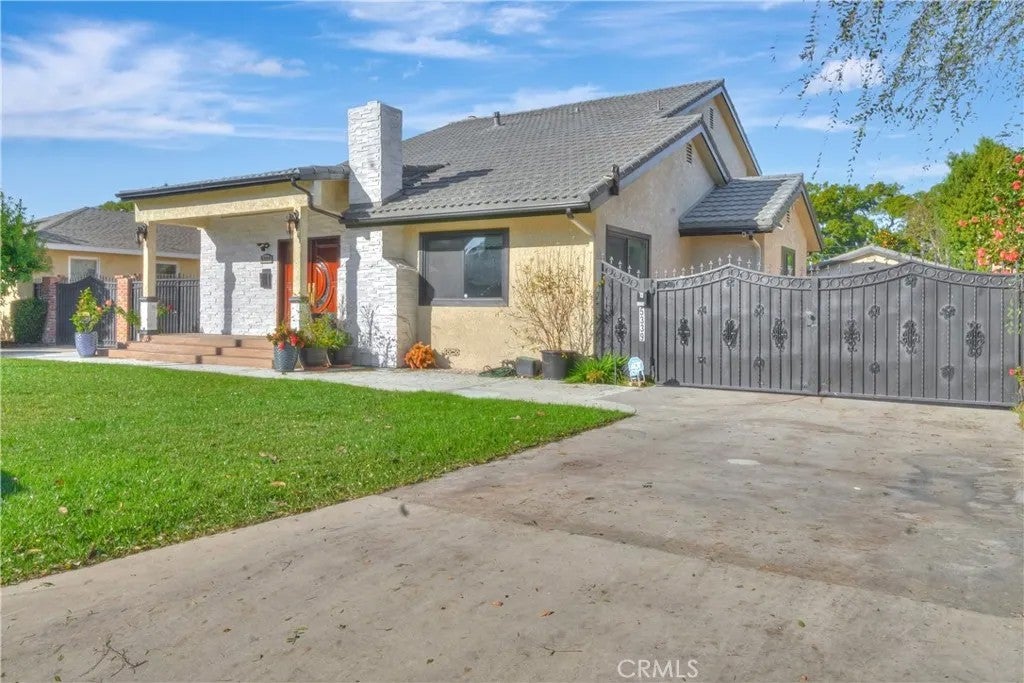 5339 E Greenmeadow — photo