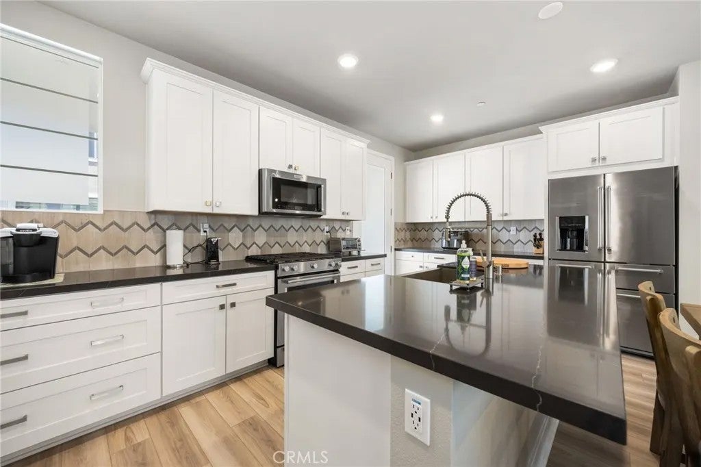 1460 W Sunrise Lane — photo