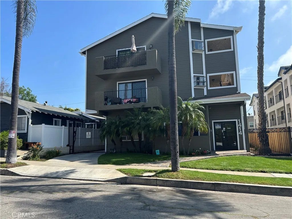 1414 Coronado 302 — photo