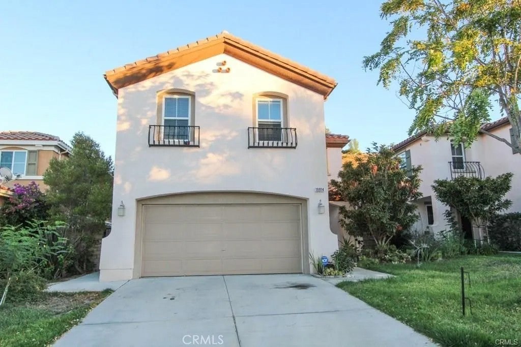 19914 Christopher — photo