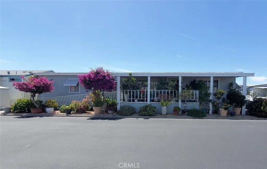 15300 Magnolia 109 — photo