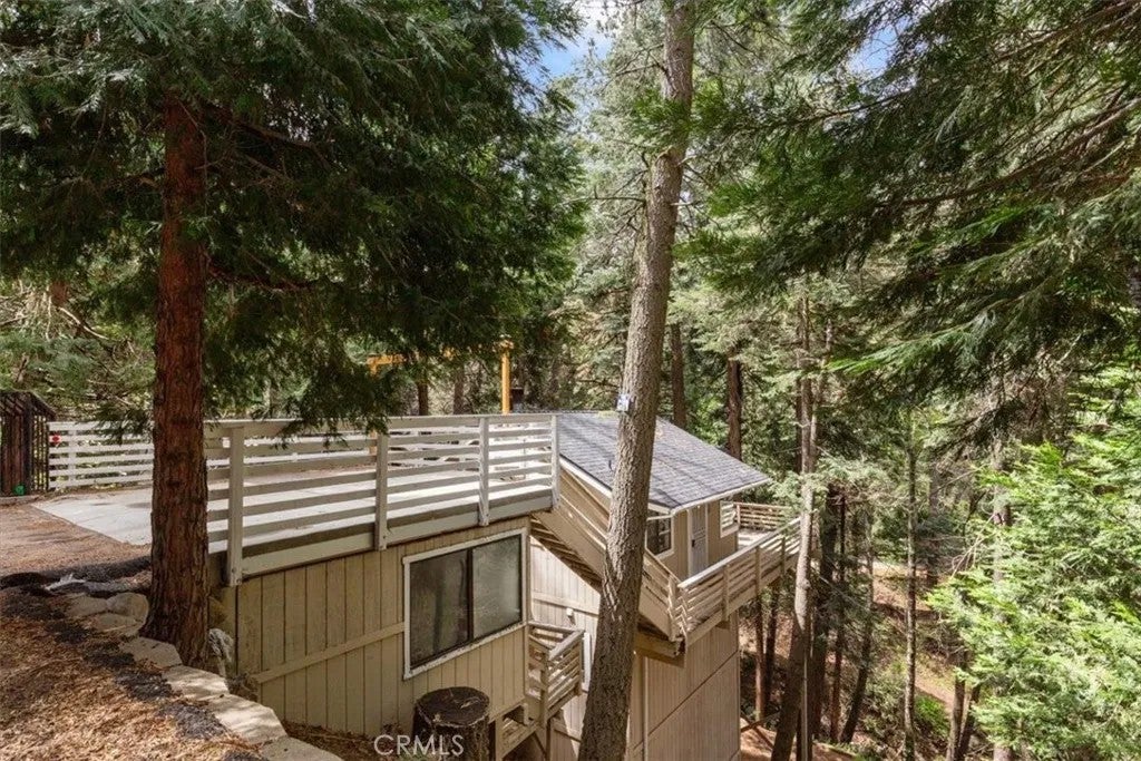 612 Sunderland Court — photo