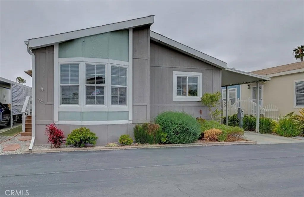 1845 Monrovia 76 — photo