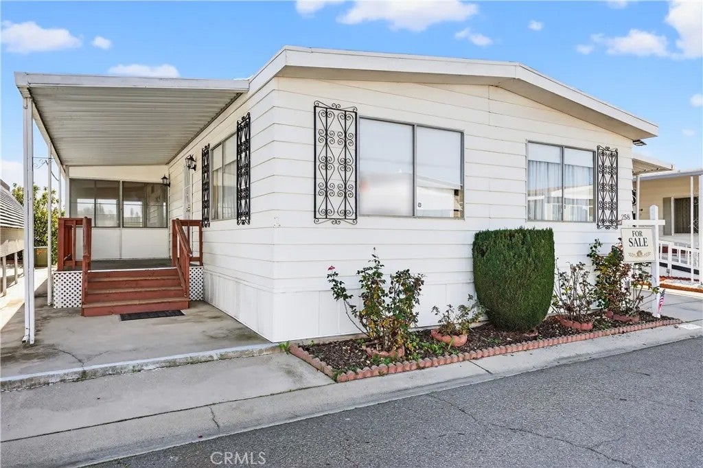 1001 Lambert 258 — photo