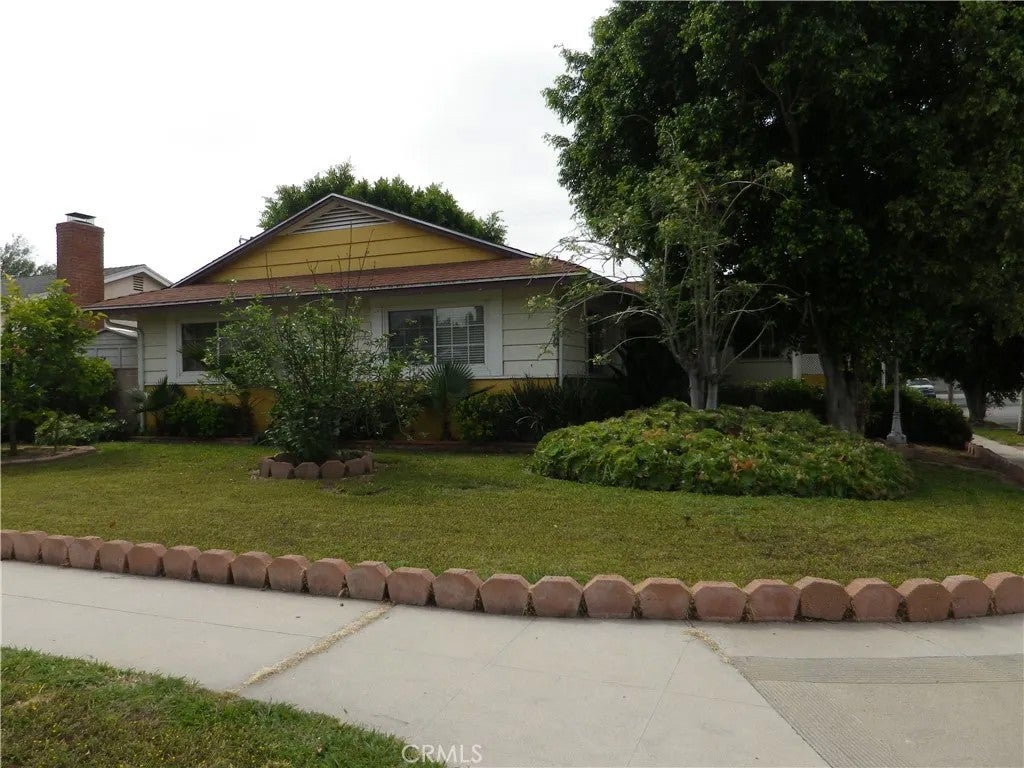 9916 Whitaker Avenue — photo