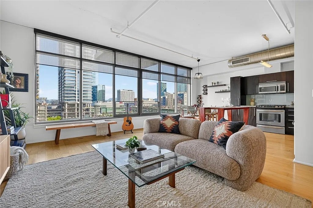 1100 South Hope St 1006 — photo