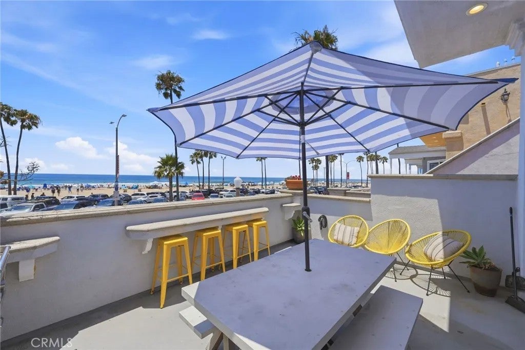 2202 W Oceanfront — photo