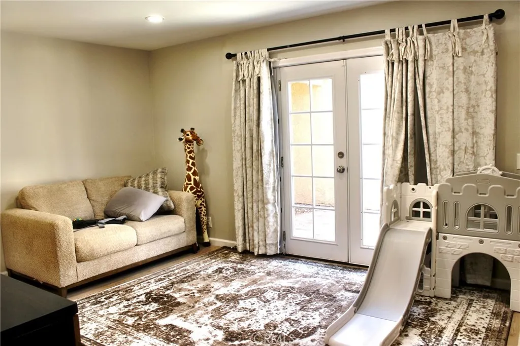 1049 W Pine #c, Upland, CA 91786 — photo 2