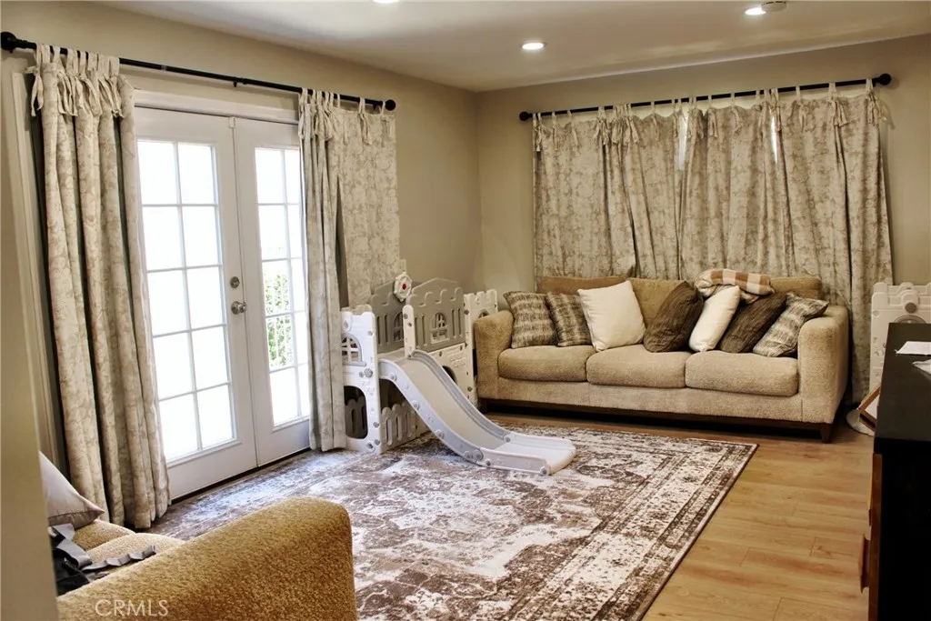 1049 W Pine #c, Upland, CA 91786 — photo 3