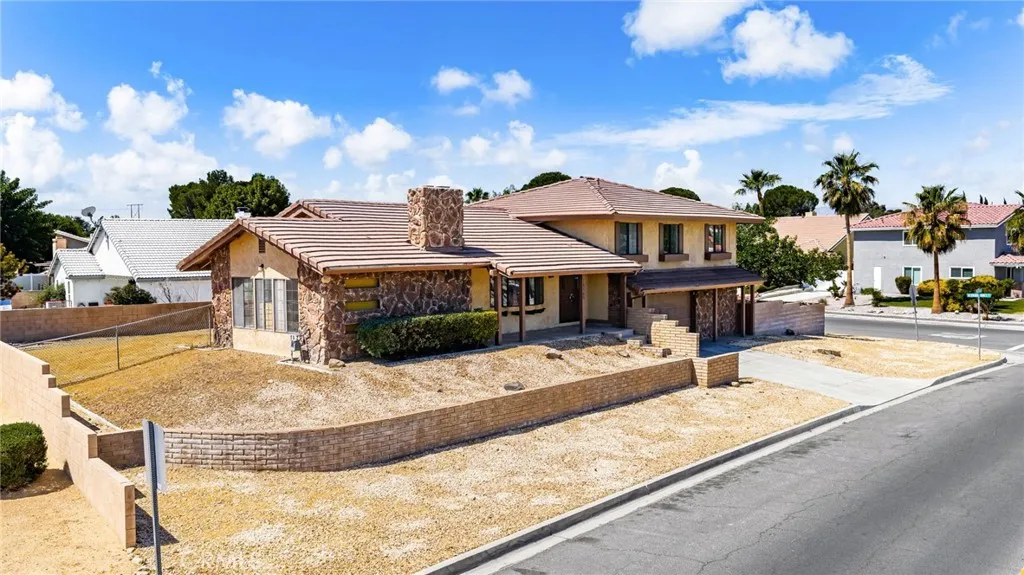 18565 Kalin Ranch Road, Victorville, CA 92395 — photo 2