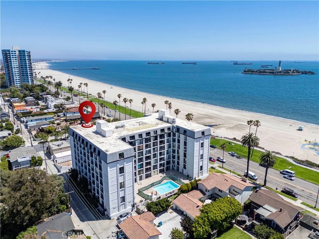 2601 E Ocean 807 — photo