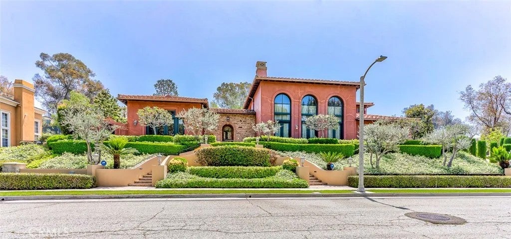 2310 Morelia — photo