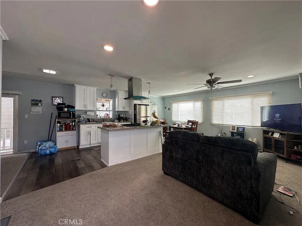 525 N Gilbert 151 — photo