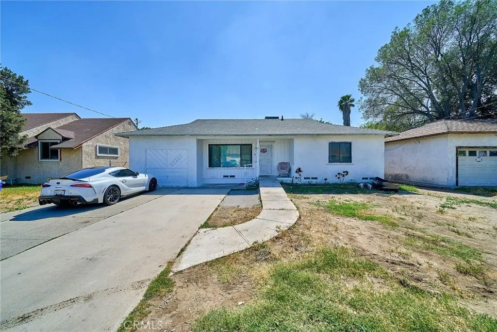 17227 Seville — photo