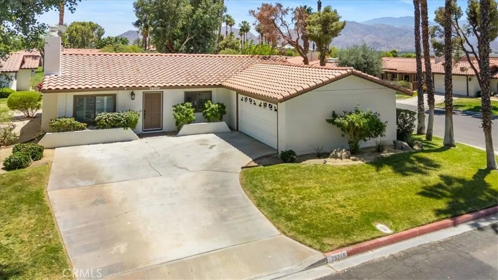 75215 Vista Huerto — photo
